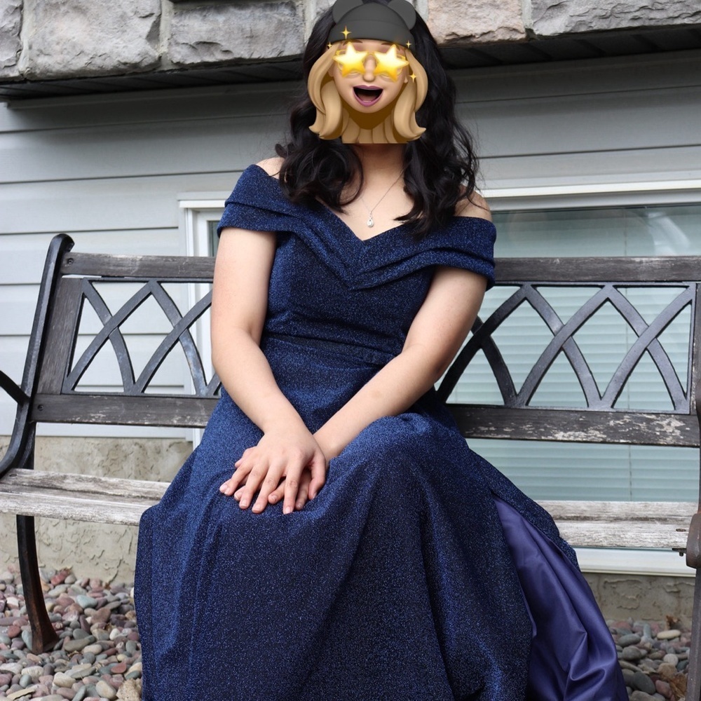 Grad/Prom Dress - Picture 3 of 9